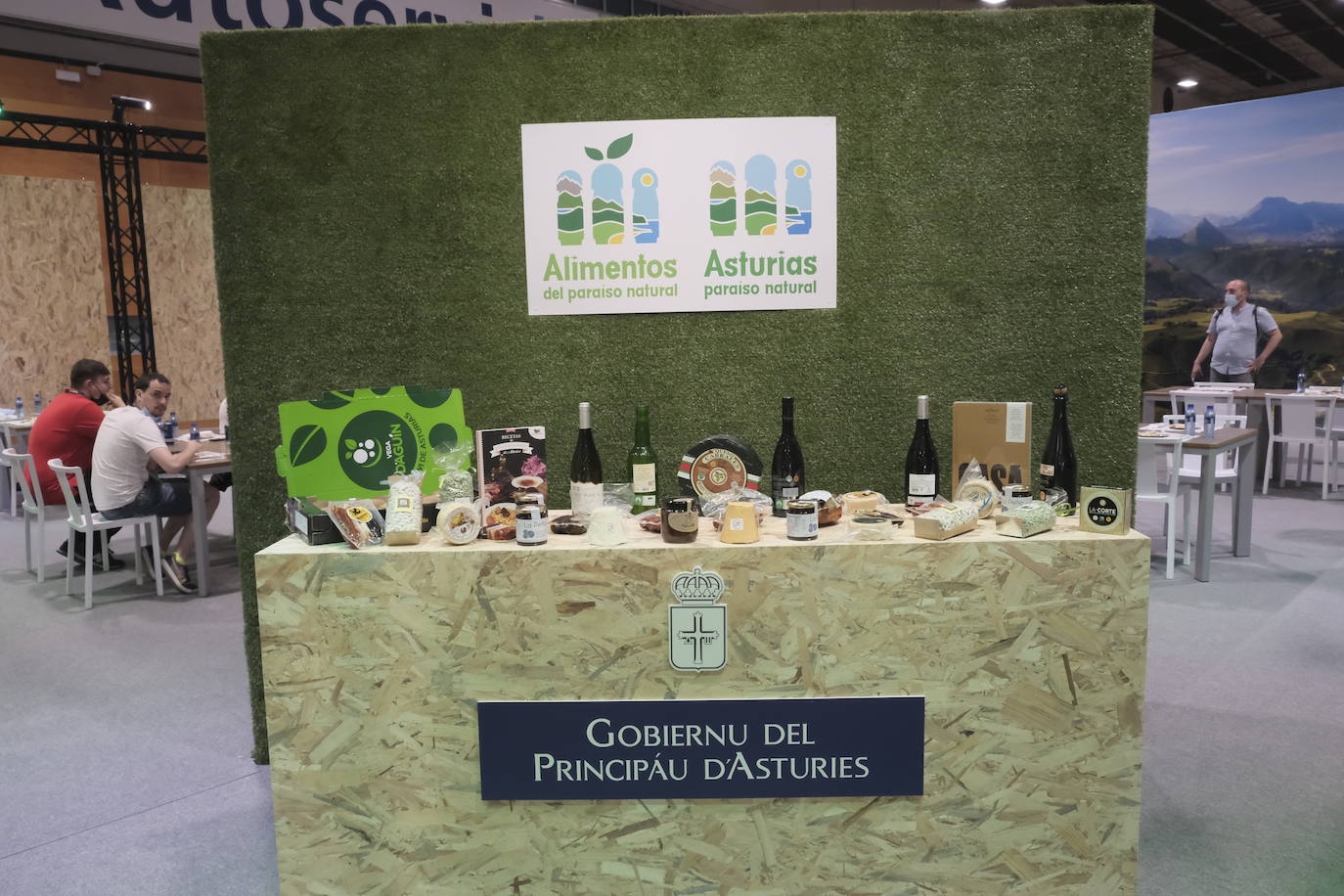 Bodegón con parte de la amplísima despensa asturiana, en el corazón de Ifema, donde se celebra Madrid Fusión hasta el miércoles