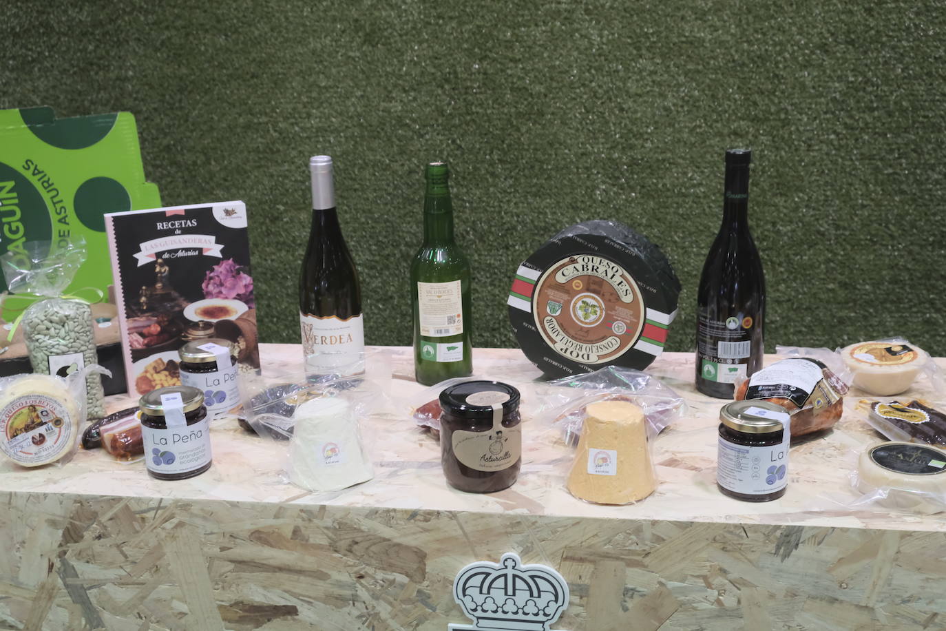 Variedad y potencial para posicionarse como destino gastronómico son las señas de identidad del bodegón que decora el gran estand del Principado en Madrid Fusión