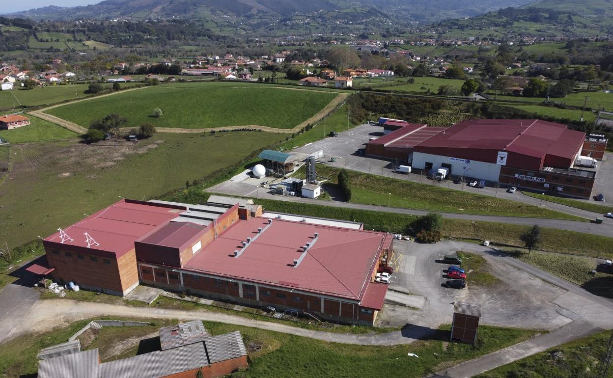 Vista aérea de la nave de Granda donde se proyecta construir una nueva ITV.. 