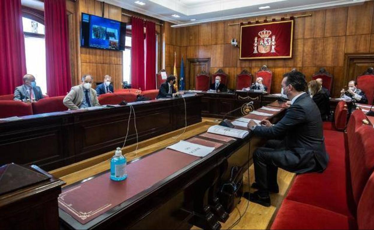 Los abogados de las partes y la fiscal defienden sus posturas ante la Sala Civil y Penal del TSJA.