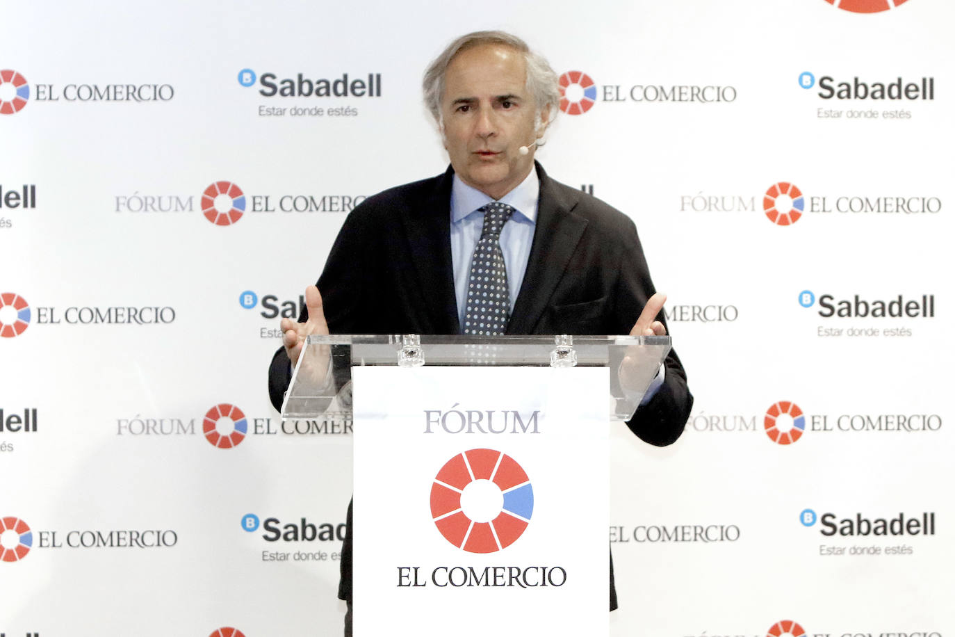 El Fórum de EL COMERCIO, que contó con el patrocinio del Banco Sabadell, analizó este jueves los riesgos y oportunidades del cambio climático. El acto contó con la presencia de Íñigo Losada, catedrático de Ingeniería Hidráulica de la Universidad de Cantabria y director de investigación del Instituto de Hidráulica Ambiental, y de Pablo Junceda, director general de Sabadell Herrero.