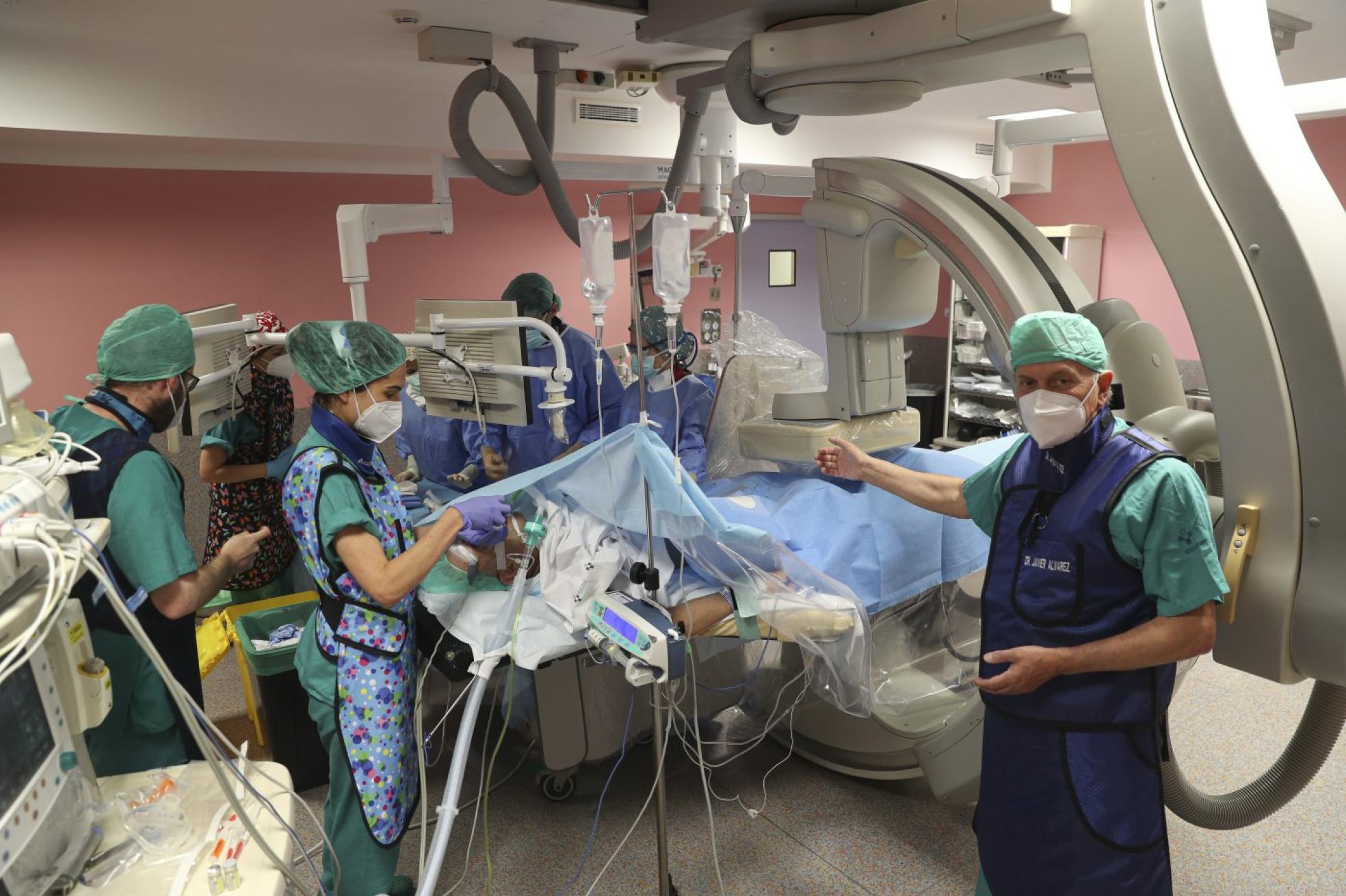 Diez años después. El jefe de cirugía vascular enseña a EL COMERCIO el quirófano por el que han pasado cerca de ocho mil pacientes. 