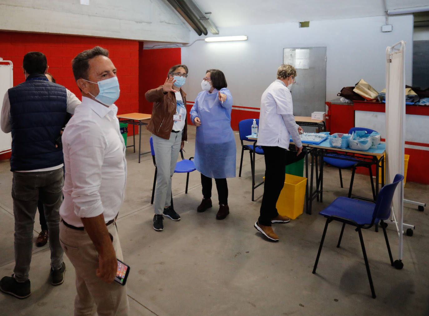 El estadio gijonés es desde este lunes nuevo punto de vacunación contra el coronavirus, en sustitución del Palacio de los Deportes