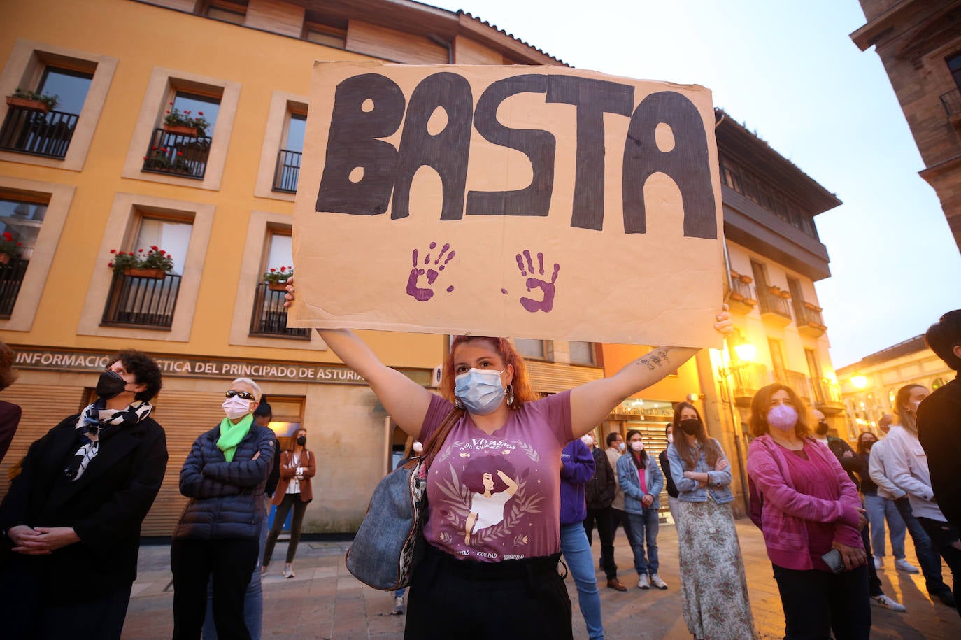 Las concentraciones en repulsa del asesinato a manos de su padre de la pequeña Olivia y de la desaparición de su hermana Anna se han sucedido a lo largo de los principales municipios de Asturias. Los manifestantes también han mostrado su repulsa ante el asesinato de Rocío, después de que su expareja y padre de su bebé de cuatro meses, confesase haberla matado. 