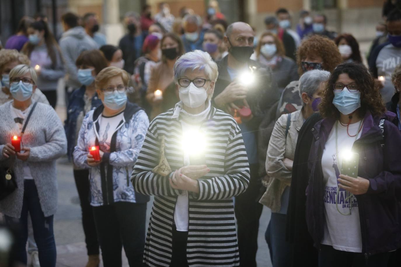 Las concentraciones en repulsa del asesinato a manos de su padre de la pequeña Olivia y de la desaparición de su hermana Anna se han sucedido a lo largo de los principales municipios de Asturias. Los manifestantes también han mostrado su repulsa ante el asesinato de Rocío, después de que su expareja y padre de su bebé de cuatro meses, confesase haberla matado. 