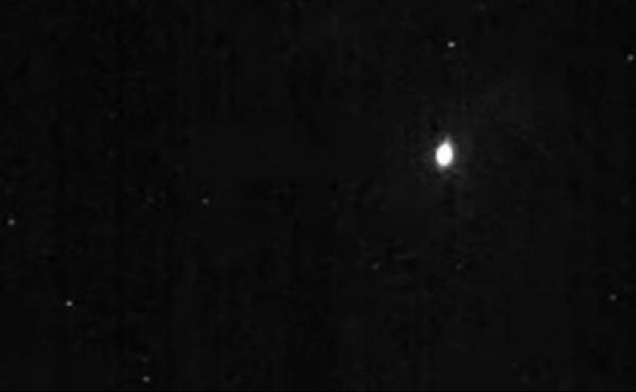 Imagen del paso de la bola de fuego sobre el cielo español