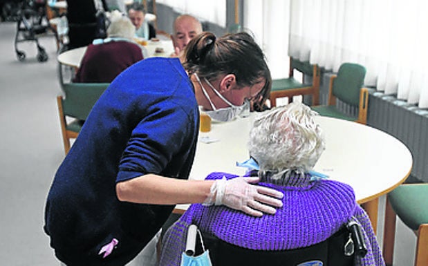 Los geriátricos privados plantean que sus centros estén abiertos al uso diurno de no residentes