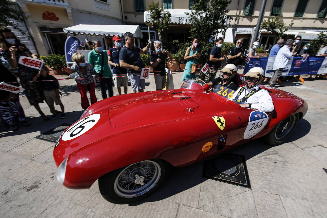 Coches clásicos se dan cita estos días en Italia en el rally 'Mille Miglia'. Se trata de una prueba que transcurre entre Brescia y Roma.