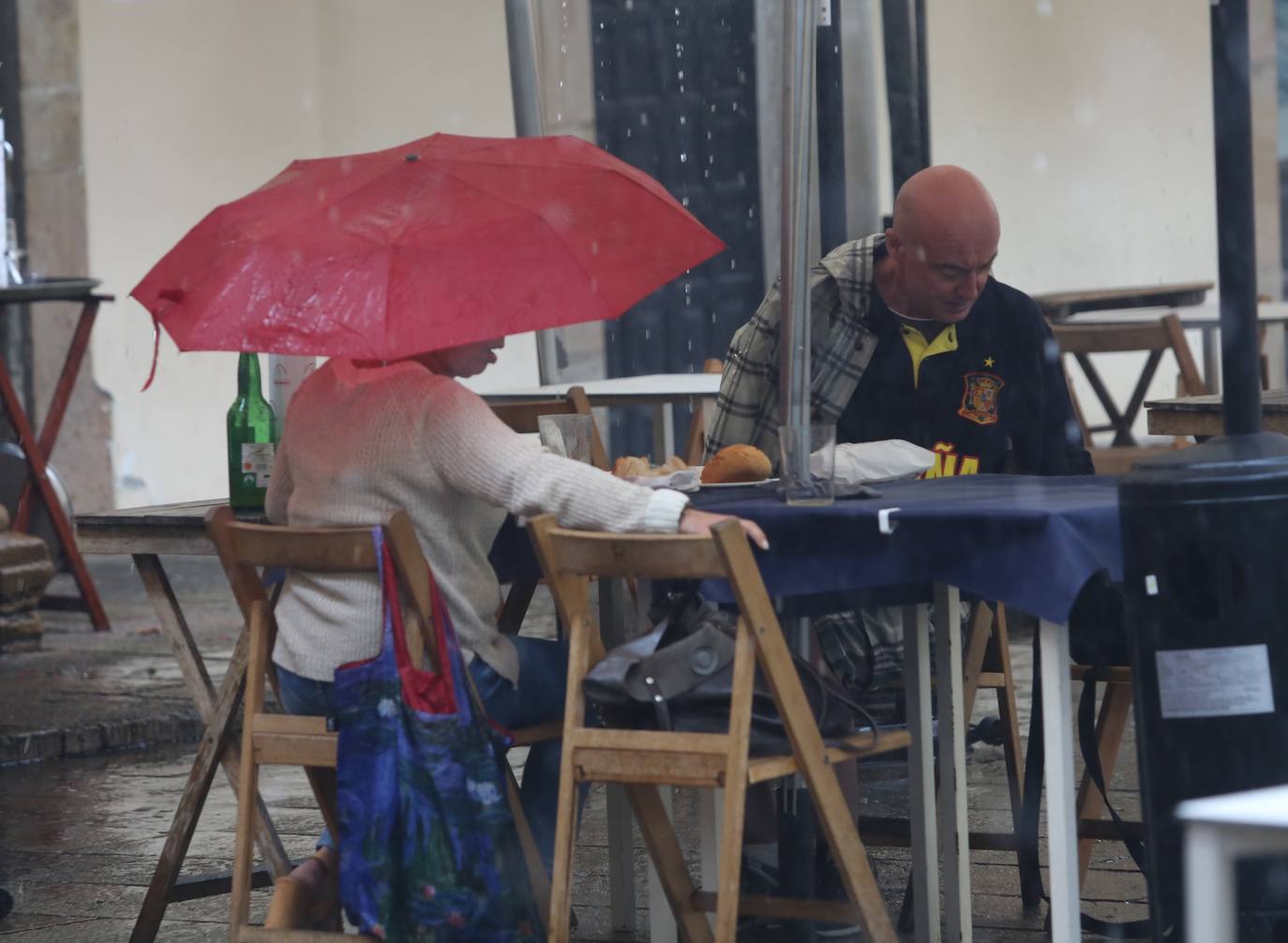 La tarde del jueves volvió a estar marcada por las intensas lluvias que cayeron sobre la mayor parte de la región.