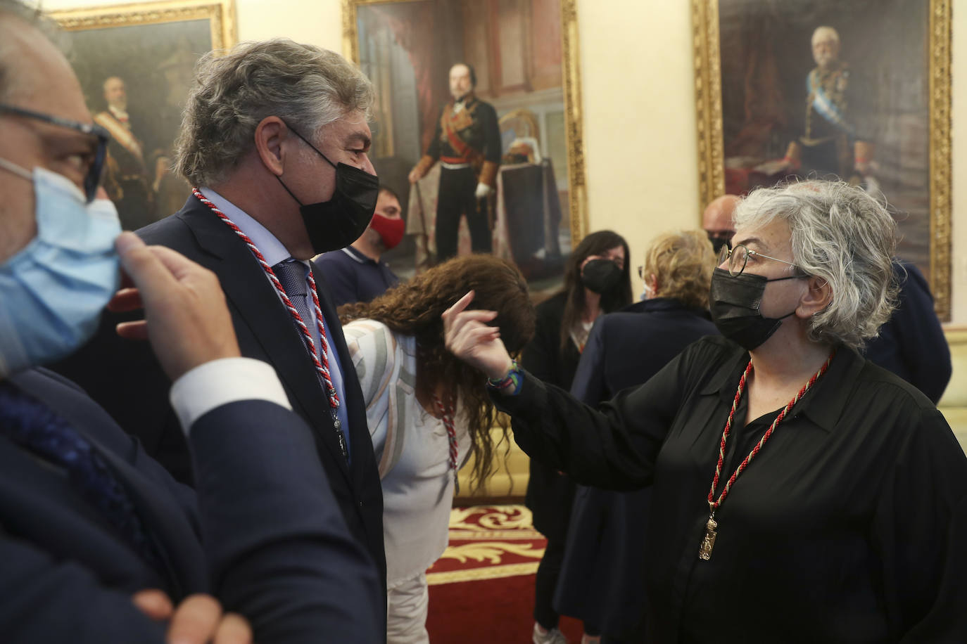 El empresario Antonio Suárez fue nombrado Hijo Adoptivo; Xosé Bolado, Medalla de Oro; y el Unión Club de Ceares, el CIPF del Mar y la Sociedad Astronómica Omega, Medalla de Plata.
