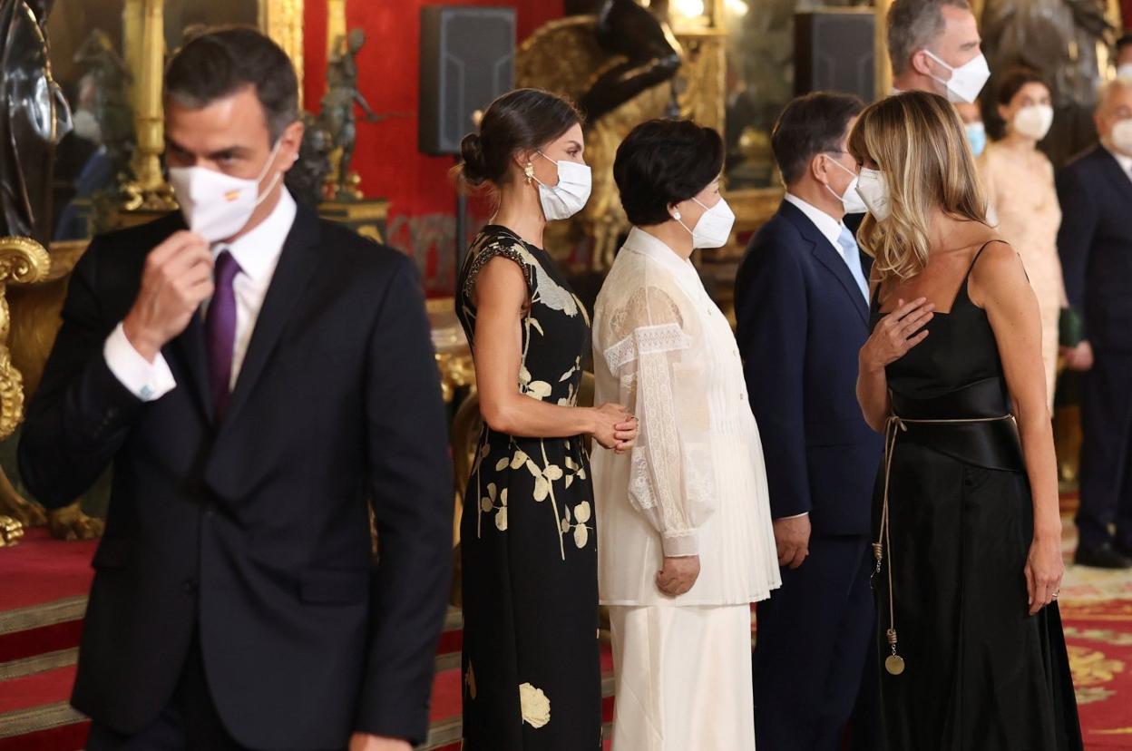 La Reina Letizia y Begoña Gómez, el martes en el Palacio Real. 