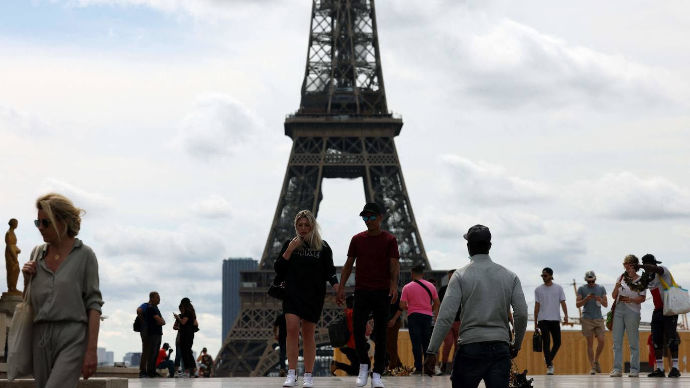 Desde el pasado jueves en Francia ya no es obligatorio utilizar mascarilla al aire libre