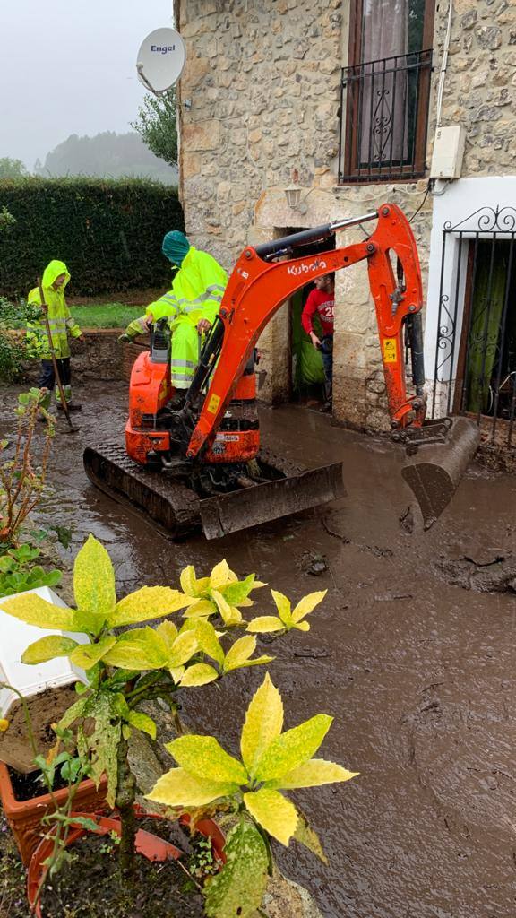 Las lluvias en el oriente asturiano afectaron a Cué, Balmorí, Celorio, Riego y Turón, entre otros. 