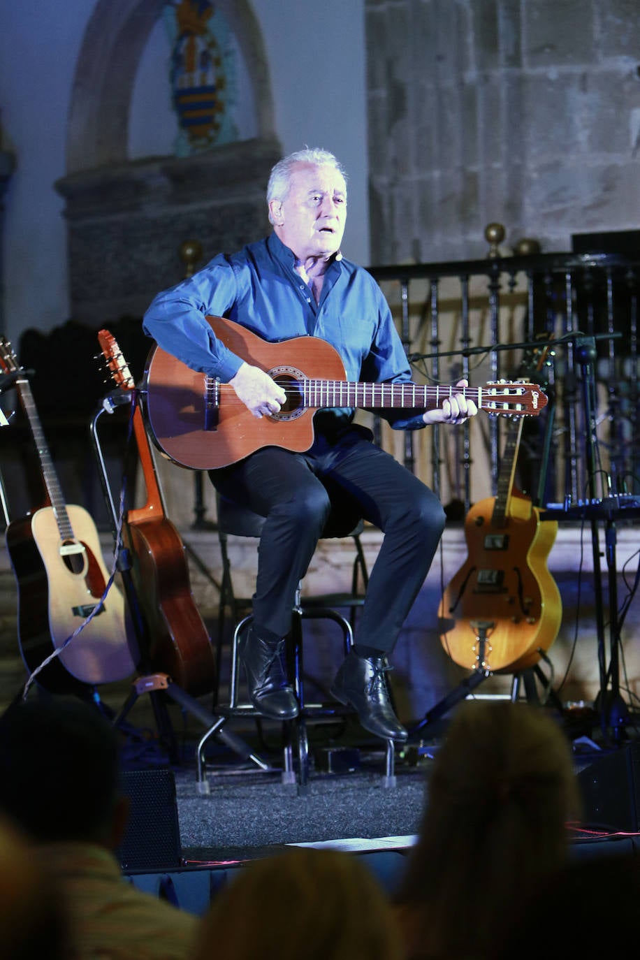 Después de 16 meses de parón, Víctor Manuel inicia una nueva gira en el Parador de Corias, en Cangas del Narcea, haciendo un repaso por su discografía 