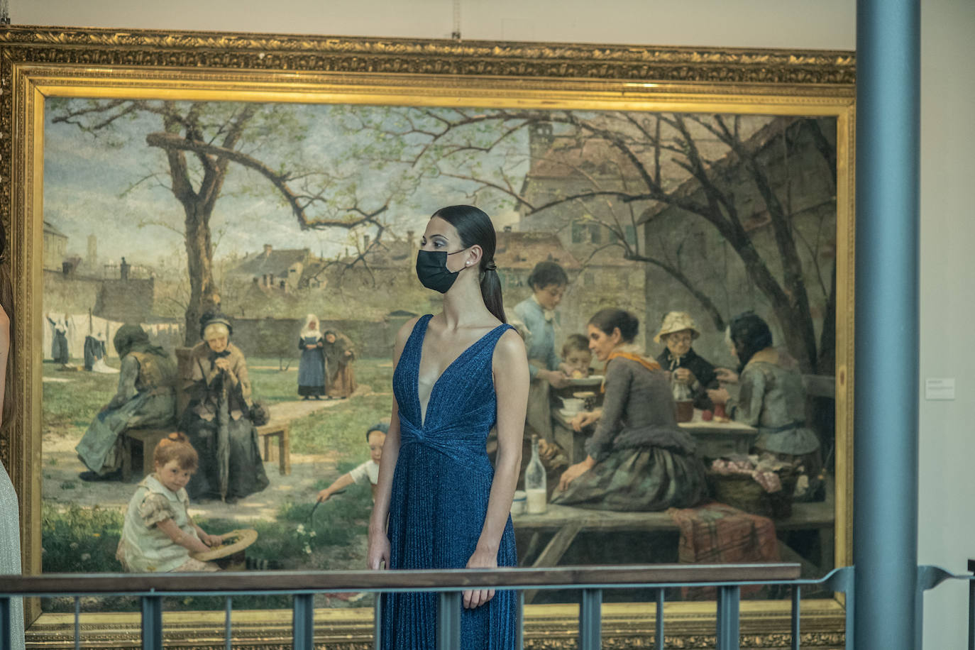 Los diseñadores Custo Barcelona y Lola Casademunt serán algunos de los que participen el próximo miércoles en los desfiles de la cuarta edición de la Pasarela Campoamor, que se presentó este martes en el Teatro Campoamor.