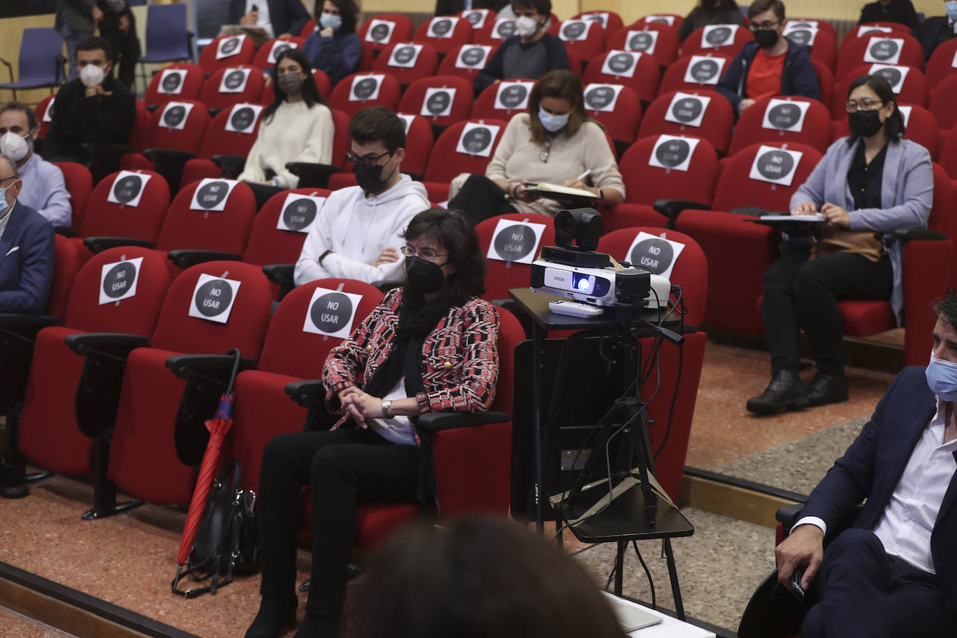 La Escuela Politécnica de Ingenieria de Gijón contará con el grado de Ciencia e Ingenieria de Datos. Cuatro empresas que colaboran con la EPI han mostrado en un acto la importancia de la incorporación de esta formación a la Universidad de Oviedo, ya que es una de las profesiones más demandadas en todo el mundo. 