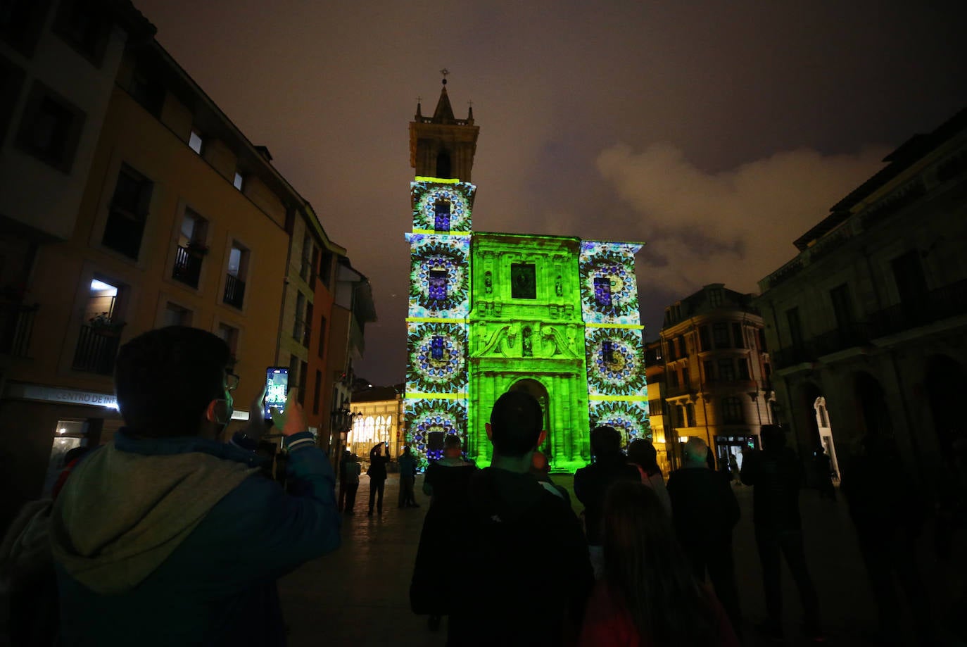 No hubo hogueras ni grandes aglomeraciones, pero los ayuntamientos asturianos quisieron celebrar San Juan de una manera diferente.