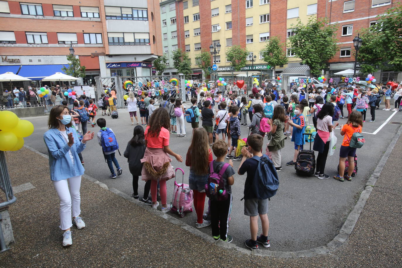 Un total de 63.929 alumnos de Infantil y Primaria han finalizado hoy el curso escolar en Asturias. Los más pequeños se despiden del curso más difícil pero también más ejemplar.