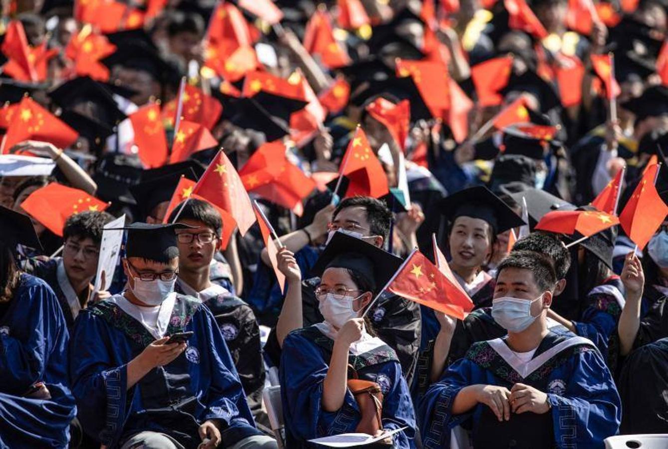 Para conmemorar el día los ciudadanos han visitado el museo del primer congreso del Partido Comunista Chino en Shangai y han celebrado diversos actos en Wuhan