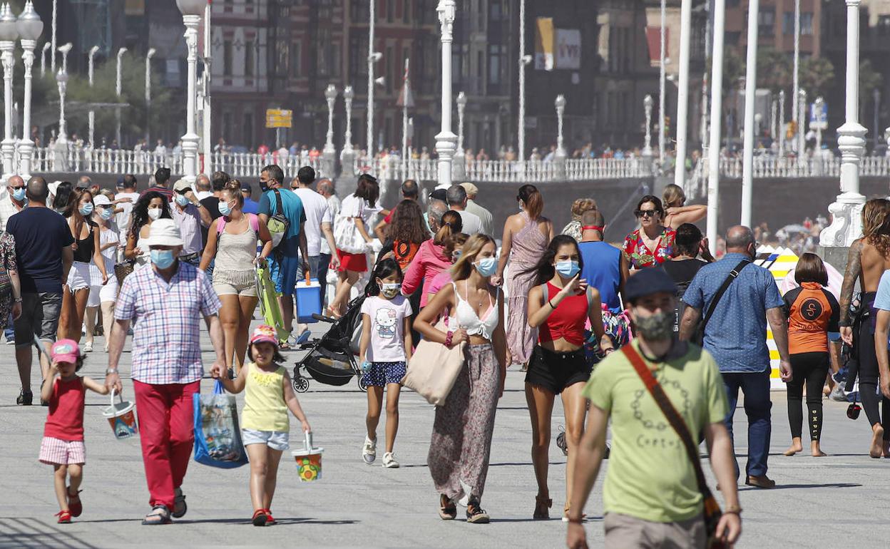 El Principado pide «sentido común» y «llevar siempre» la mascarilla