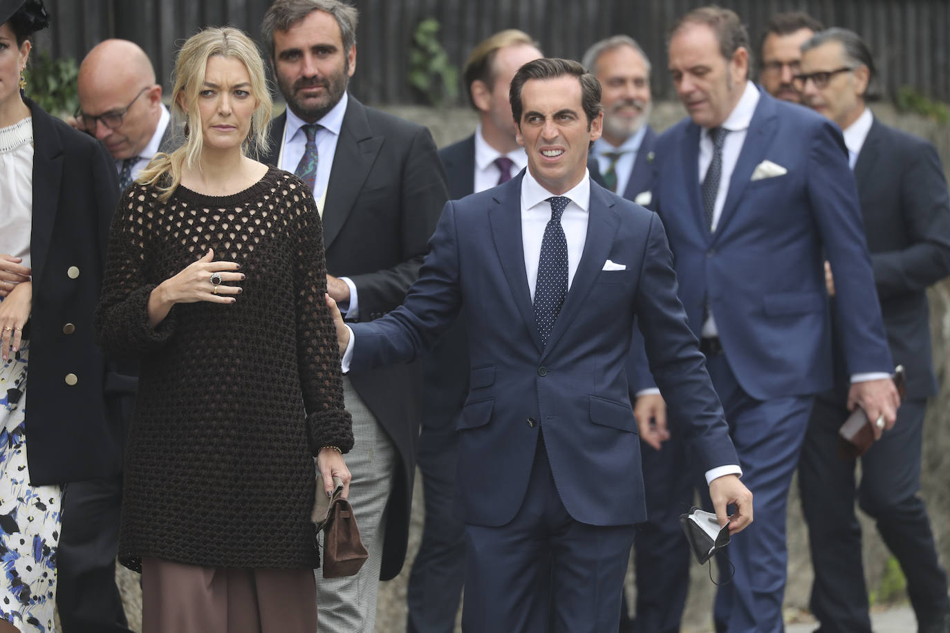 Marta Ortega y Carlos Torretta; Simoneta Gómez-Acebo; Inés Sastre; y Alonso Aznar, se encuentran entre los asistentes al enlace de Pedro Bravo y Carlota Pérez-Pla, que se ha celebrado este sábado en la iglesia parroquial San Julián de Somió