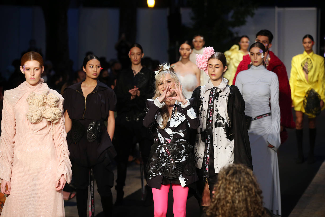 Los diseños de Agatha Ruiz de la Prada, Odette Álvarez, Isabel Zarpadiez y María Lafuente protagonizan el desfile en el Campo.