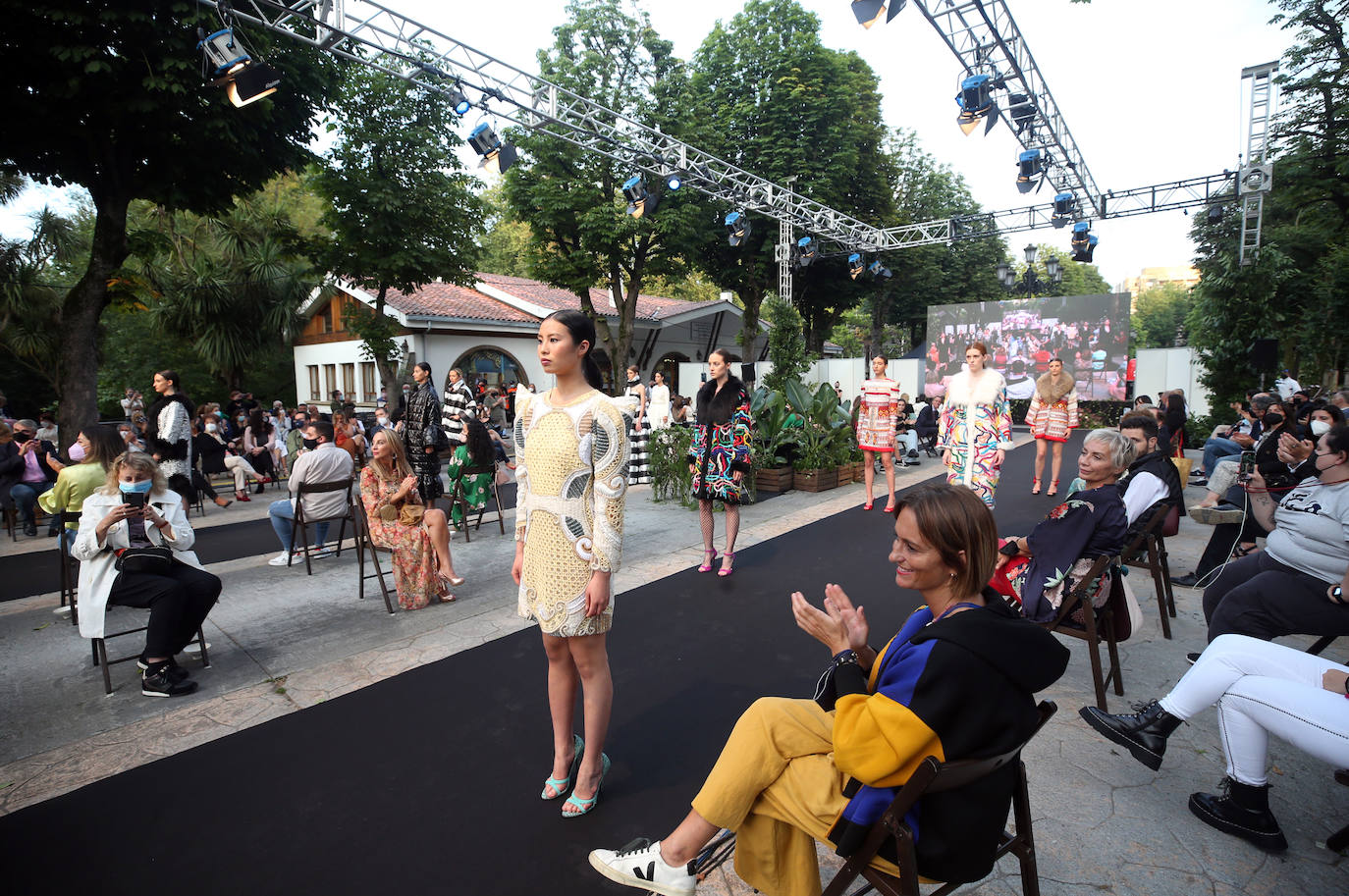 Los diseños de Agatha Ruiz de la Prada, Odette Álvarez, Isabel Zarpadiez y María Lafuente protagonizan el desfile en el Campo.