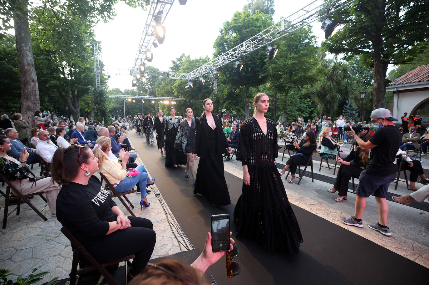 Los diseños de Agatha Ruiz de la Prada, Odette Álvarez, Isabel Zarpadiez y María Lafuente protagonizan el desfile en el Campo.