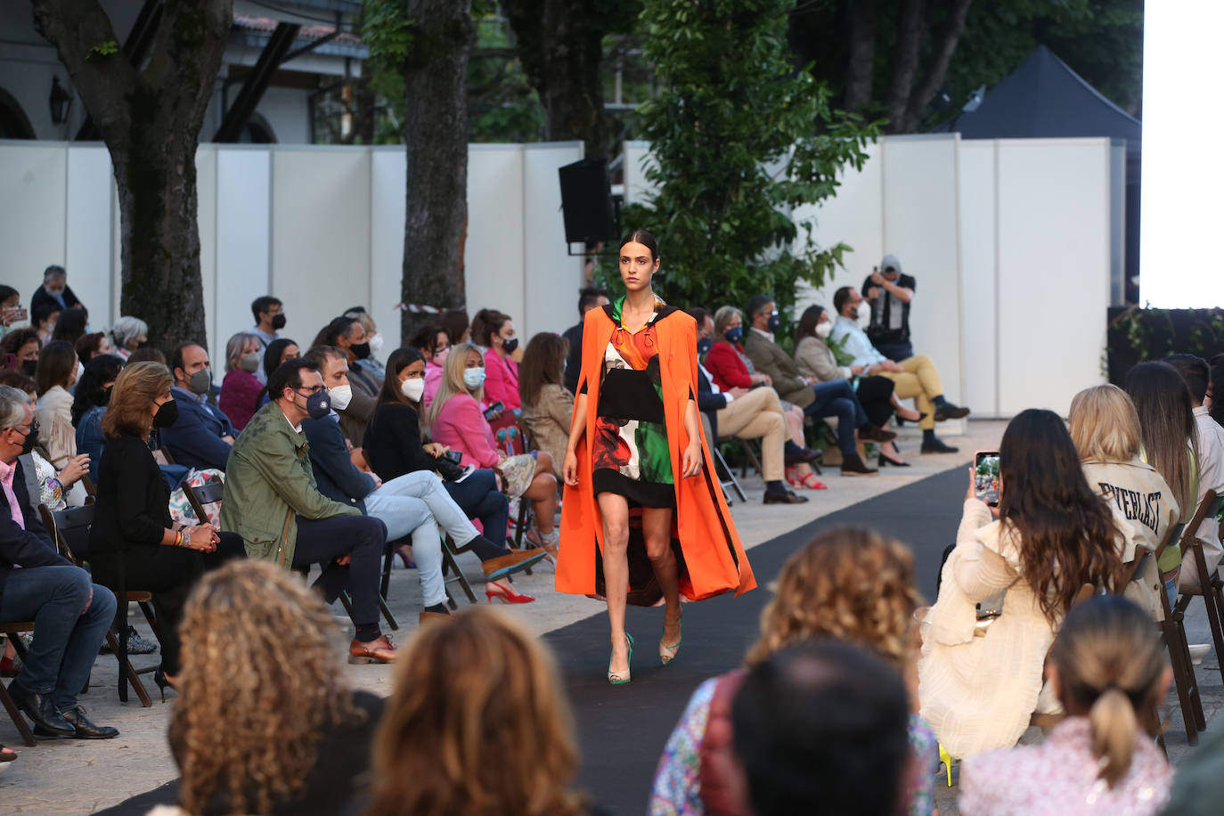 Los diseños de Agatha Ruiz de la Prada, Odette Álvarez, Isabel Zarpadiez y María Lafuente protagonizan el desfile en el Campo.