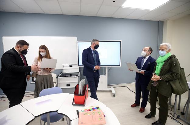 La Facultad de Educación estrena un 'aula inteligente' para promover nuevos procesos de aprendizaje