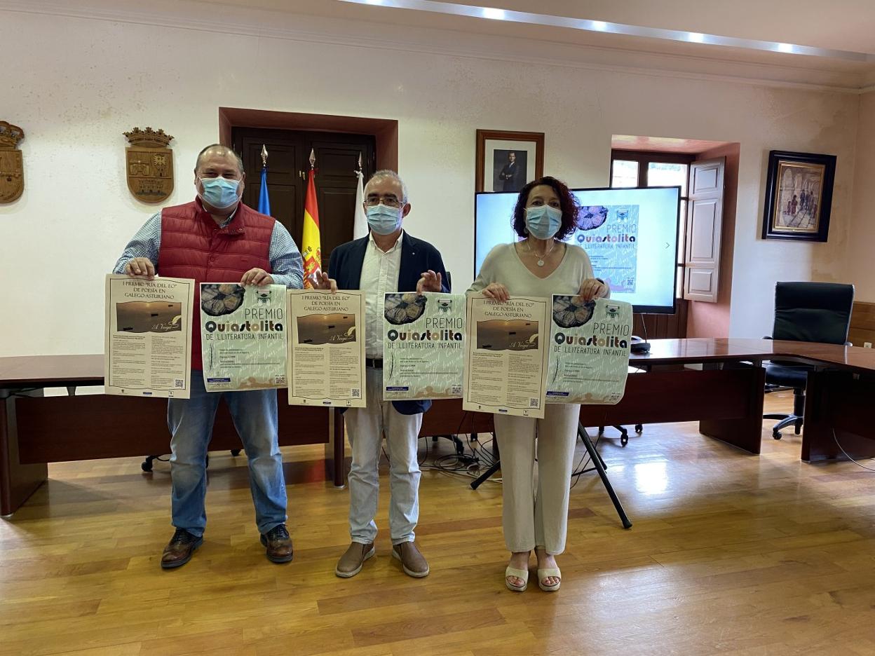 César Álvarez, Antón García y Cecilia Pérez en la presentación. 