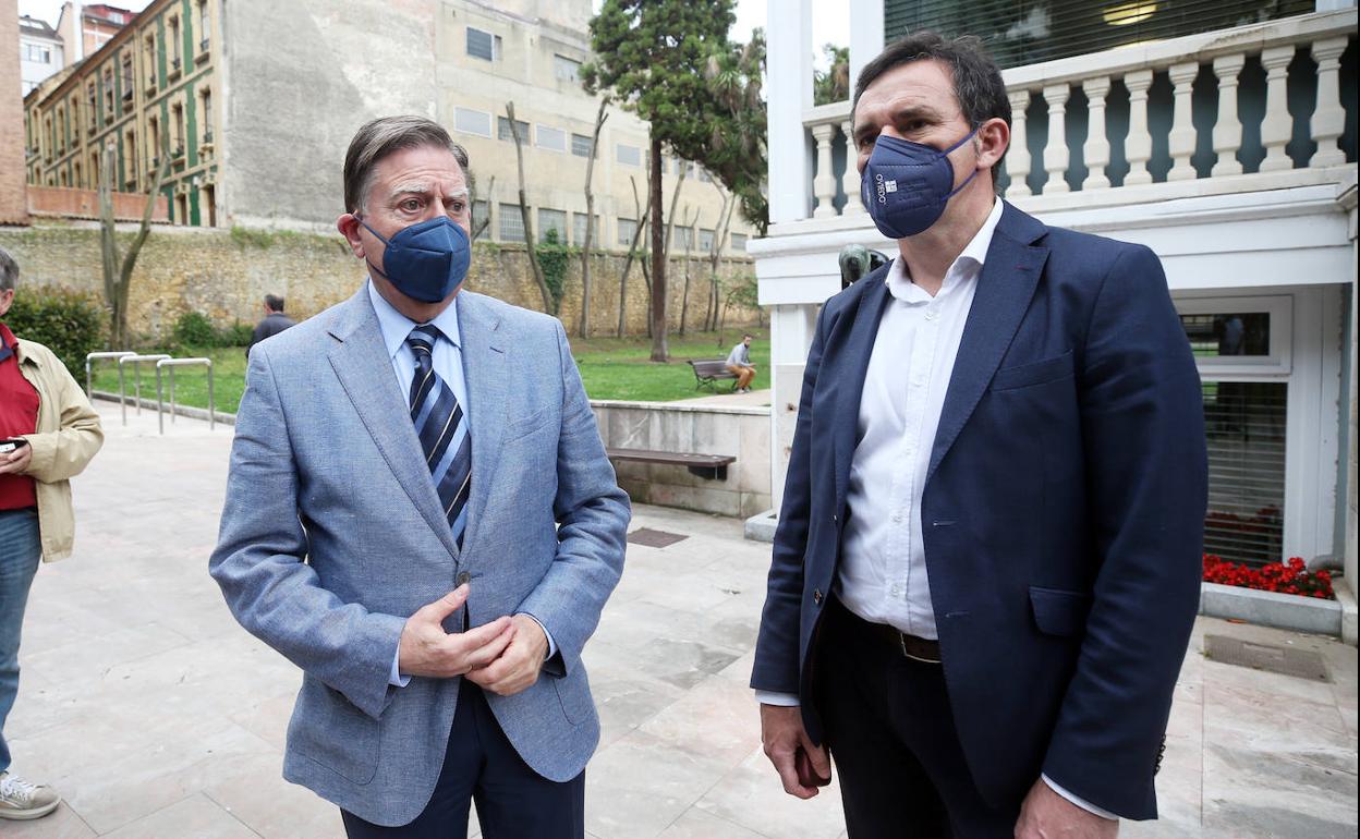 Canteli, a la juventud: «Esas fiestas multitudinarias, que las eviten, lo pido por favor»