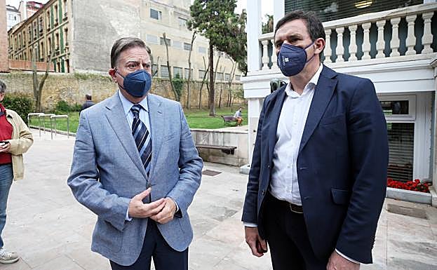 Canteli, a la juventud: «Esas fiestas multitudinarias, que las eviten, lo pido por favor»