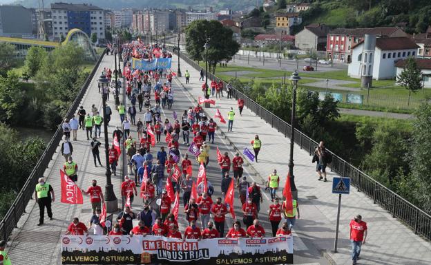 Manifestantes en Langreo 