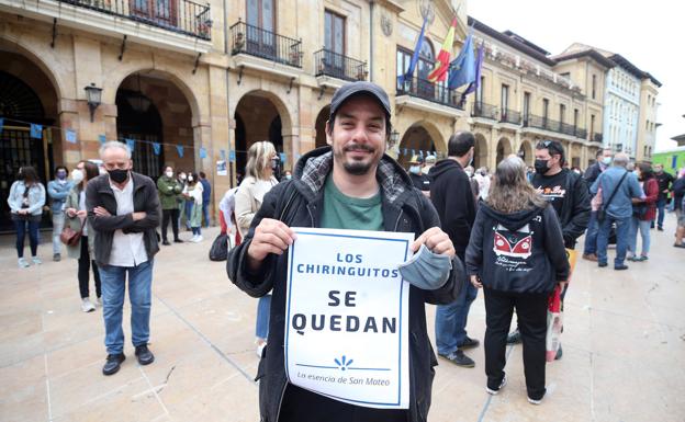 Imagen. Así fue la protesta en defensa de los chiringuitos de San Mateo en Oviedo