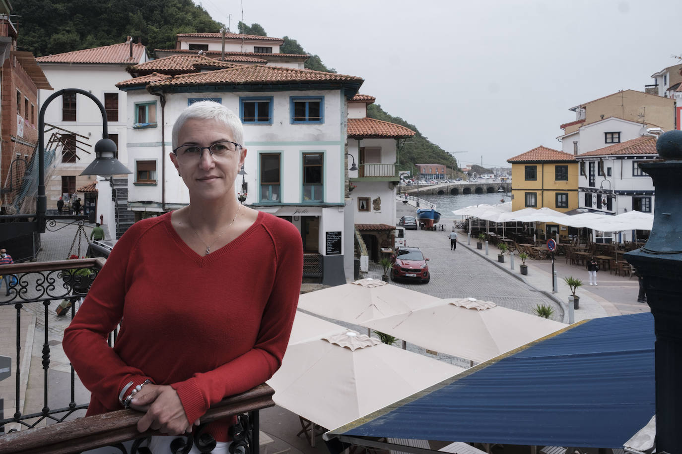 La Marina. El piso ocupa una planta de uno de los edificios que se alzan en la conocida plaza de la villa marinera de Cudillero.