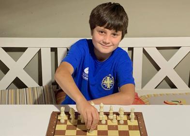 Imagen secundaria 1 - A la izquierda, Miguel Menéndez, del Club Antonio Rico. A la derecha, Mauro Álvarez, del Club Ensidesa.