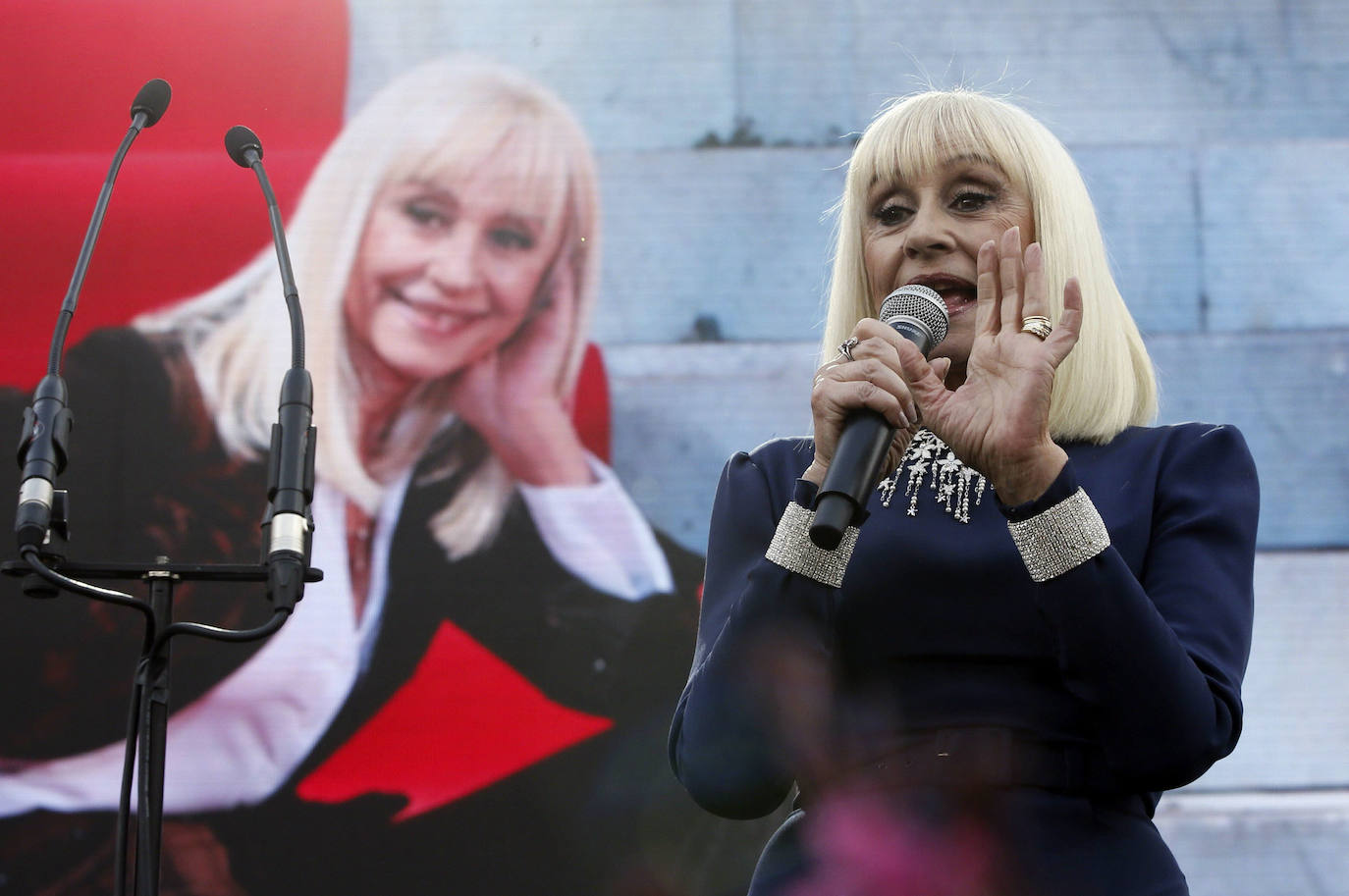2017. Raffaella Carrà durante Passione Italia