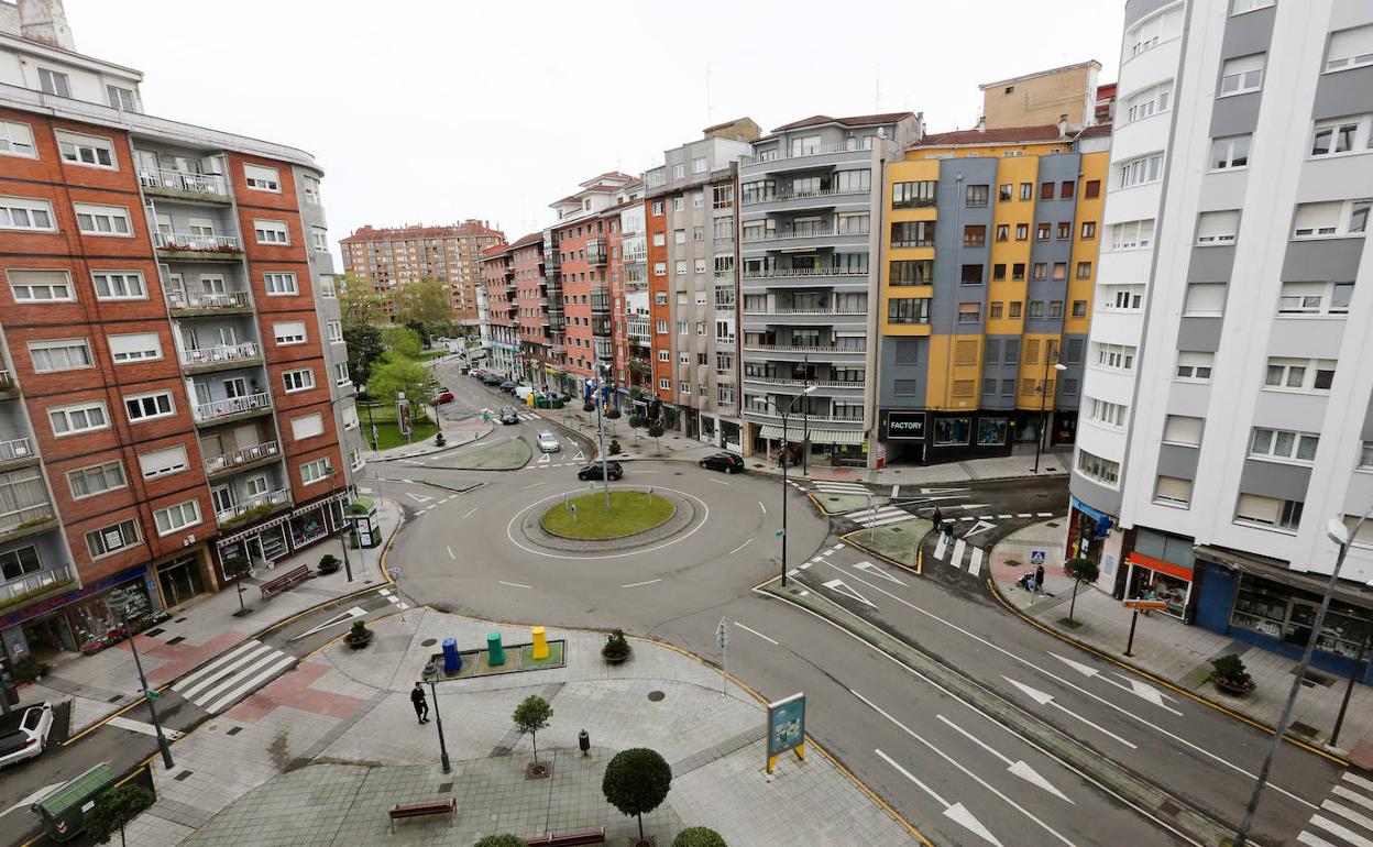 La Plaza del Vaticano de Avilés, donde se sitúa el quiosco que vendió el cupón premiado 