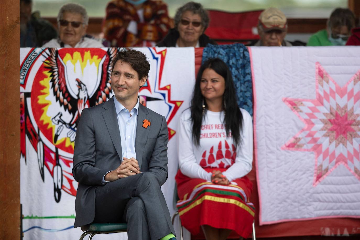 Ceremonia ritual indígena canadiense celebrada con motivo de la firma del acuerdo de Coordinación de la Ley Miyo Pimatisowin a la que asistió el primer ministro del país, Justin Trudeau.