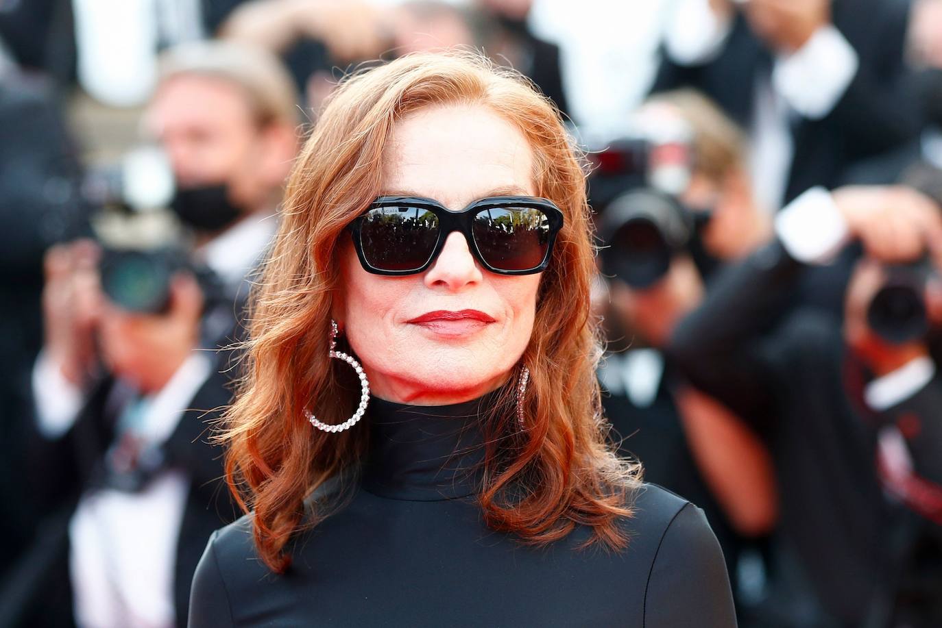 Este mes se celebra el festival de cine de Cannes, donde este miércoles se ha celebrado la alfombra roja con todas las estrellas invitadas. Se trata de una cita en la que actores, productores y directores muestran a menudo sus mejores galas, desde las más sobrias a las atrevidamente extravagantes.