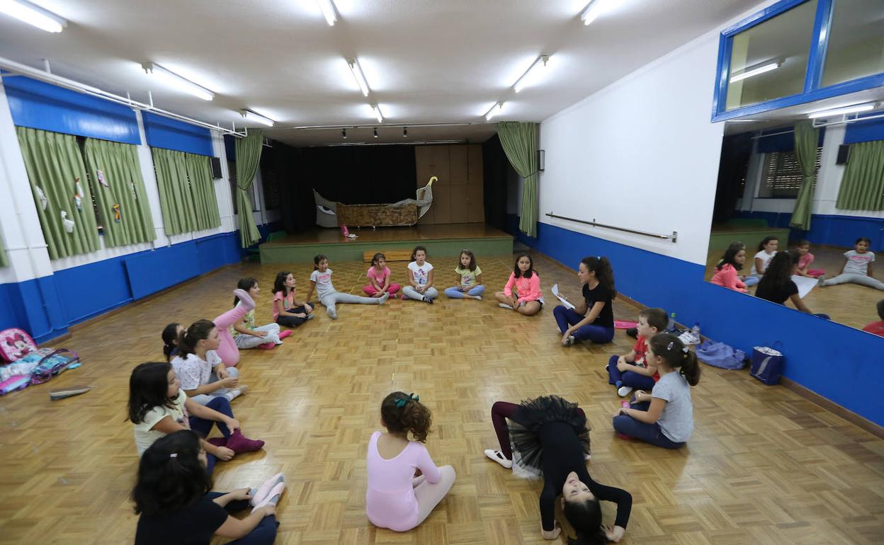 Imagen de archivo de actividades extraescolares.