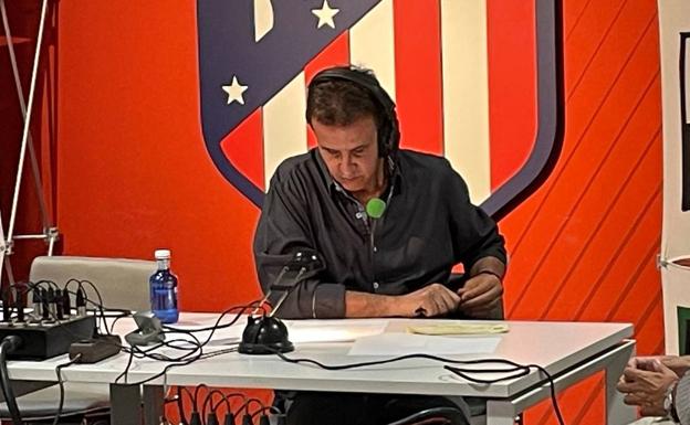 José Ramón de la Morena, durante su último programa de radio.