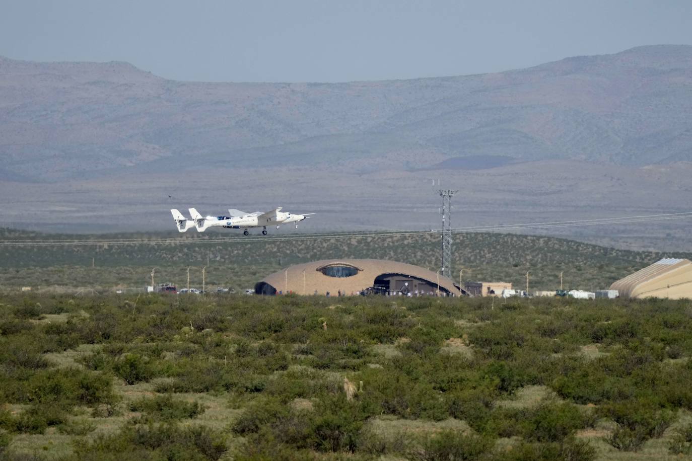 El millonario británico Richard Branson ha hecho realidad su sueño de viajar al espacio. Lo ha hecho a bordo de una nave de Virgin Galactic, la empresa que fundó para conseguirlo. Este viaje es un hito para el turismo espacial.