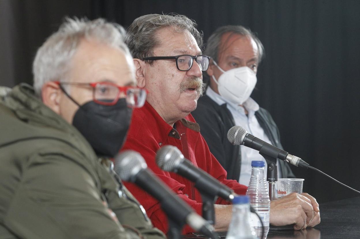 De la Calle, Taibo y Glockner, durante la presentación. 