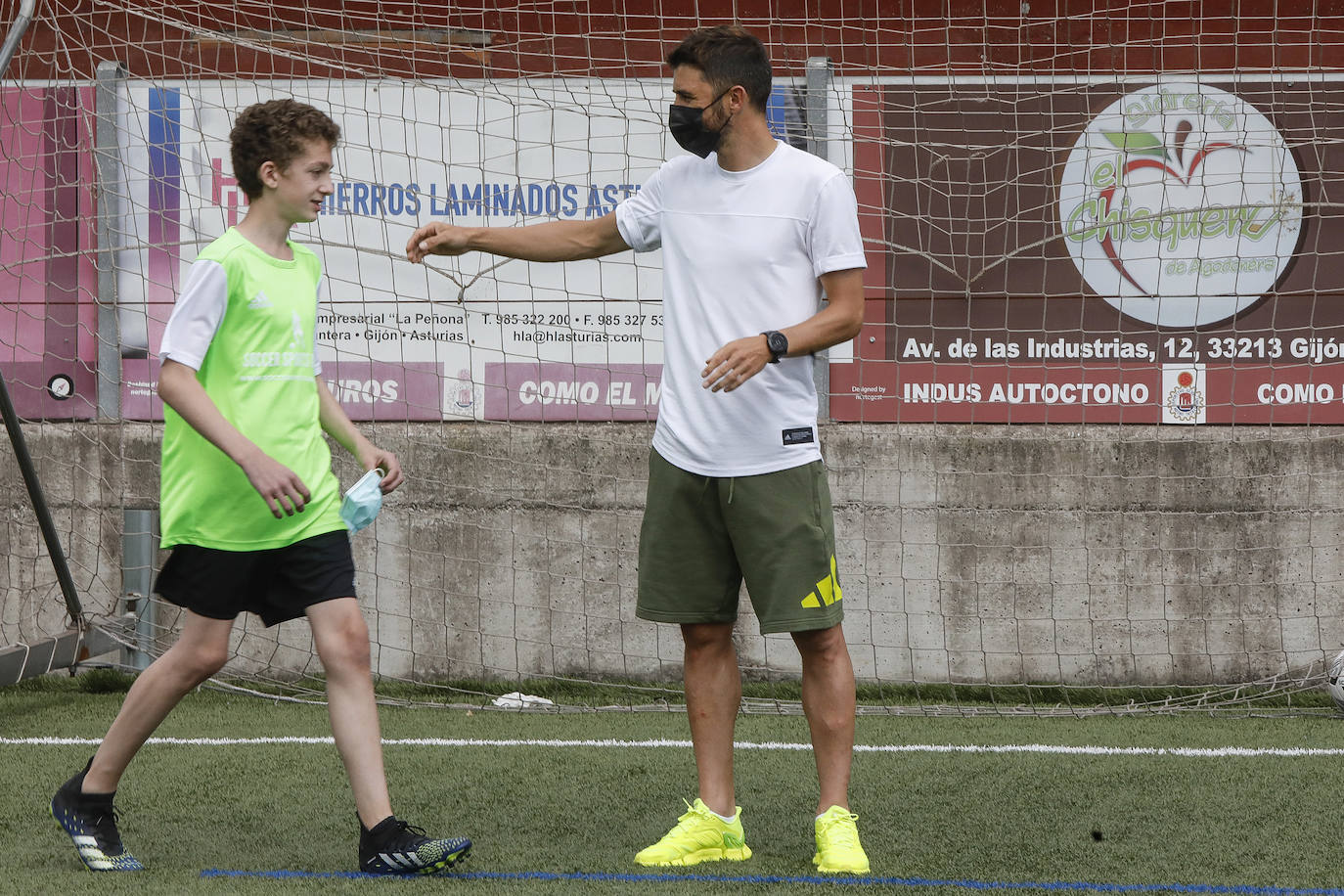 Fotos: David Villa protagonista en el Campus Villa de Gijón