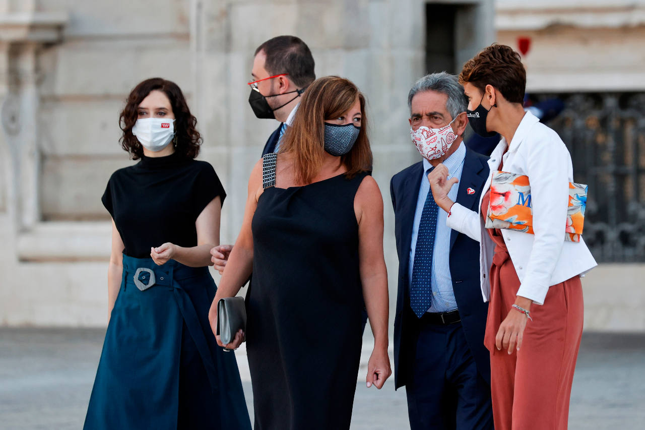 Fotos: Las familias de Pablo Riesgo y Rosa Banquetero, en el homenaje de estado a las víctimas de la pandemia