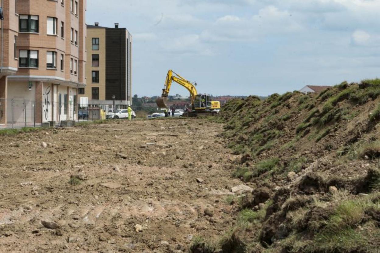 Los operarios municipales comenzaron ayer los trabajos de la fase tres del boulevard de Lugones. 