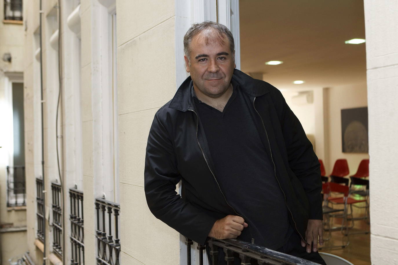 Antonio García Ferreras. «Mi hombre es el 'Ferri'. Yo le saco del grupo Prisa porque ya odia al grupo Prisa. Ferreras es un gran profesional. Es un tío honrado y honesto y estos son unos sectarios de la hostia. Aparte, que yo los odio, no te voy a engañar.. Tú le dices 'Haz esto que le puede joder a Cebrián...Y pum«. Está él, Contreras,.Roures, Luis Fernández... Todos los que han trabajado en Prisa... Los de Prisa son como son... unos hijos de puta. Pero no de ahora. Ahora ellos son víctimas y están como resentidos y los quieren matar».