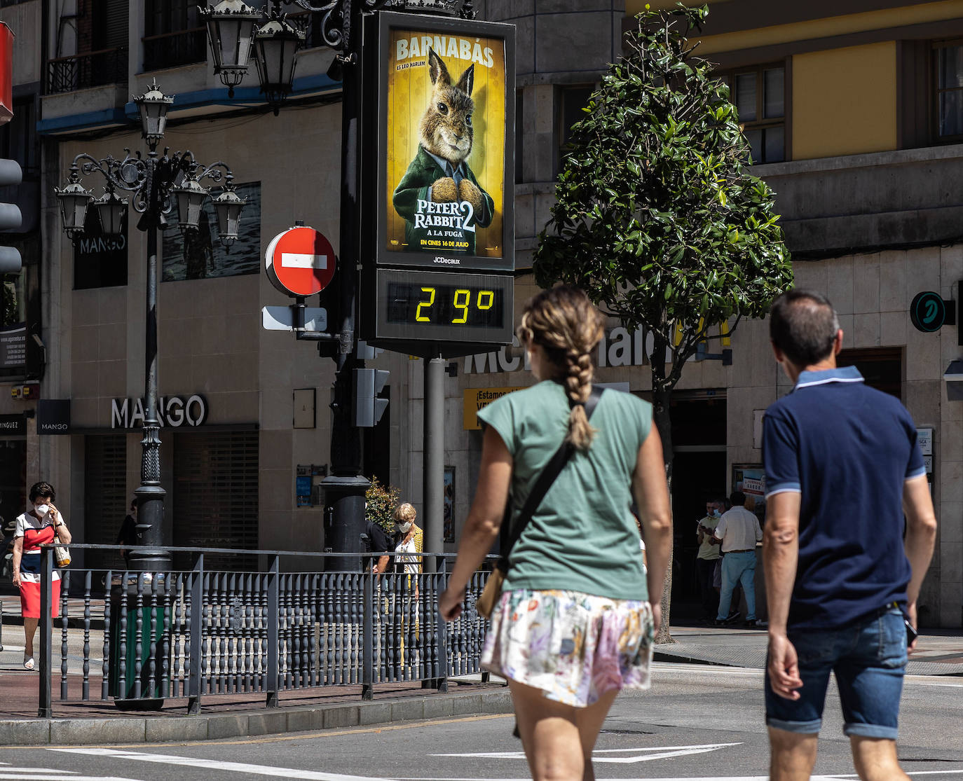 Playas y piscinas con gran afluencia para combatir las temperaturas veraniegas de las que disfruta la región